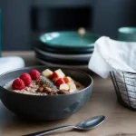 Aliments contenant des fibres : bowl énergie aux flocons d’avoine et chia