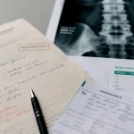 Ostéoporotique def : os fragilisé, risque de fracture